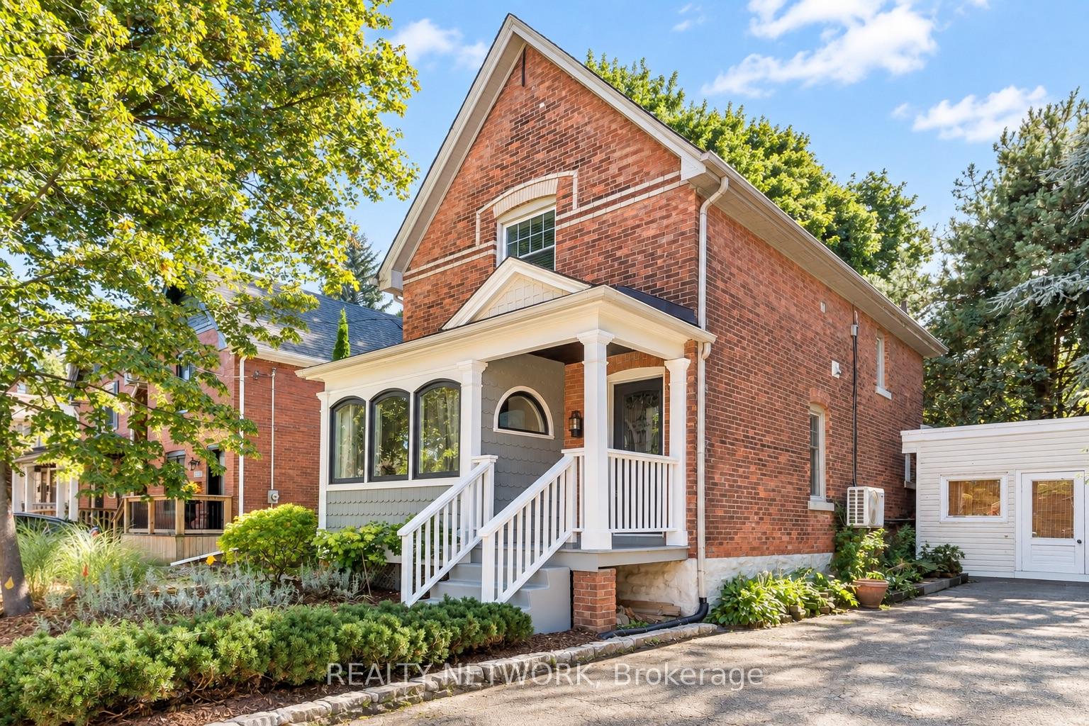 Photo 3 of 17 Gerrard Street, St. Catharines, Downtown — HOMEH