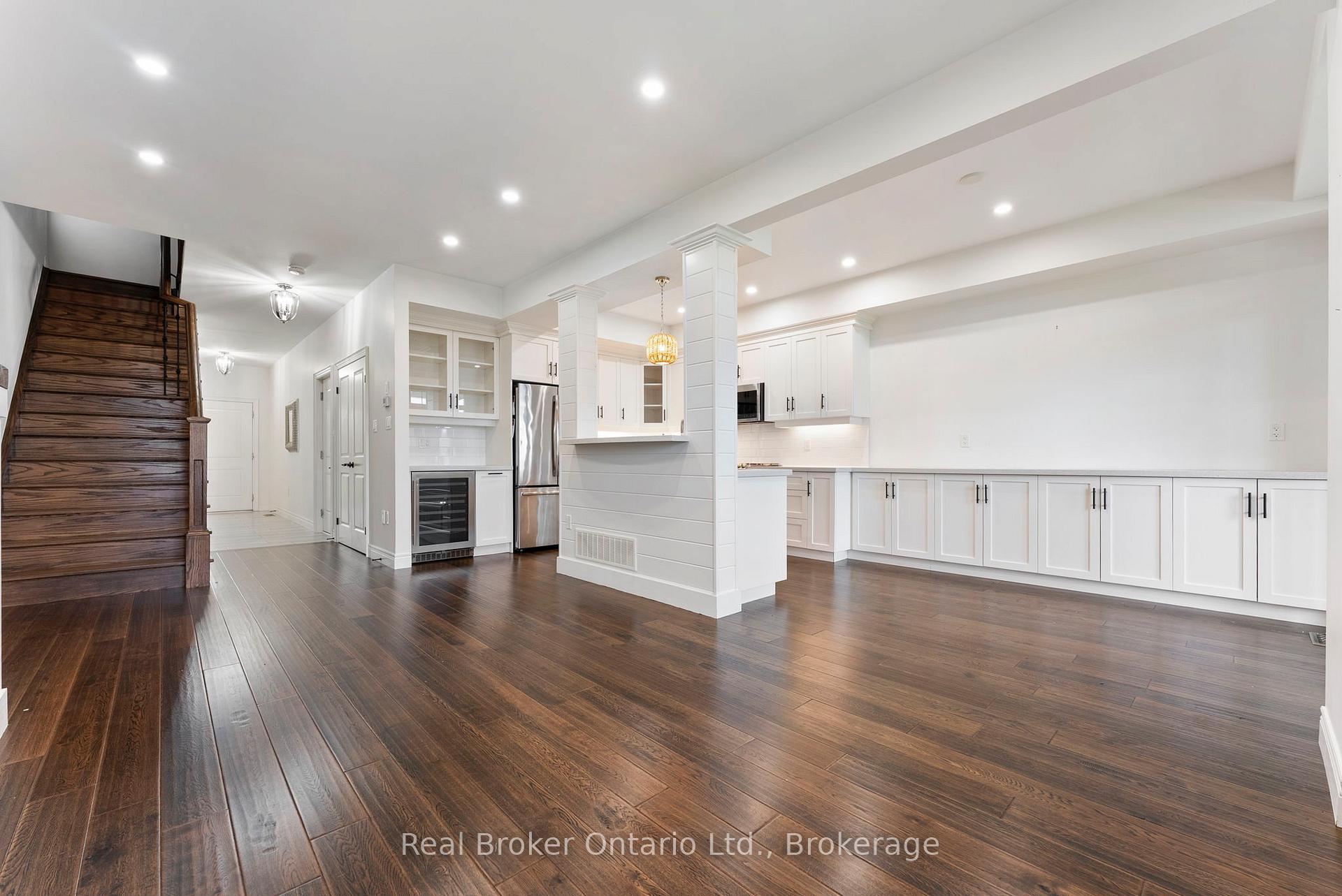 Photo 8 of 86 Dunrobin Lane, Grimsby, Grimsby Beach — HOMEH
