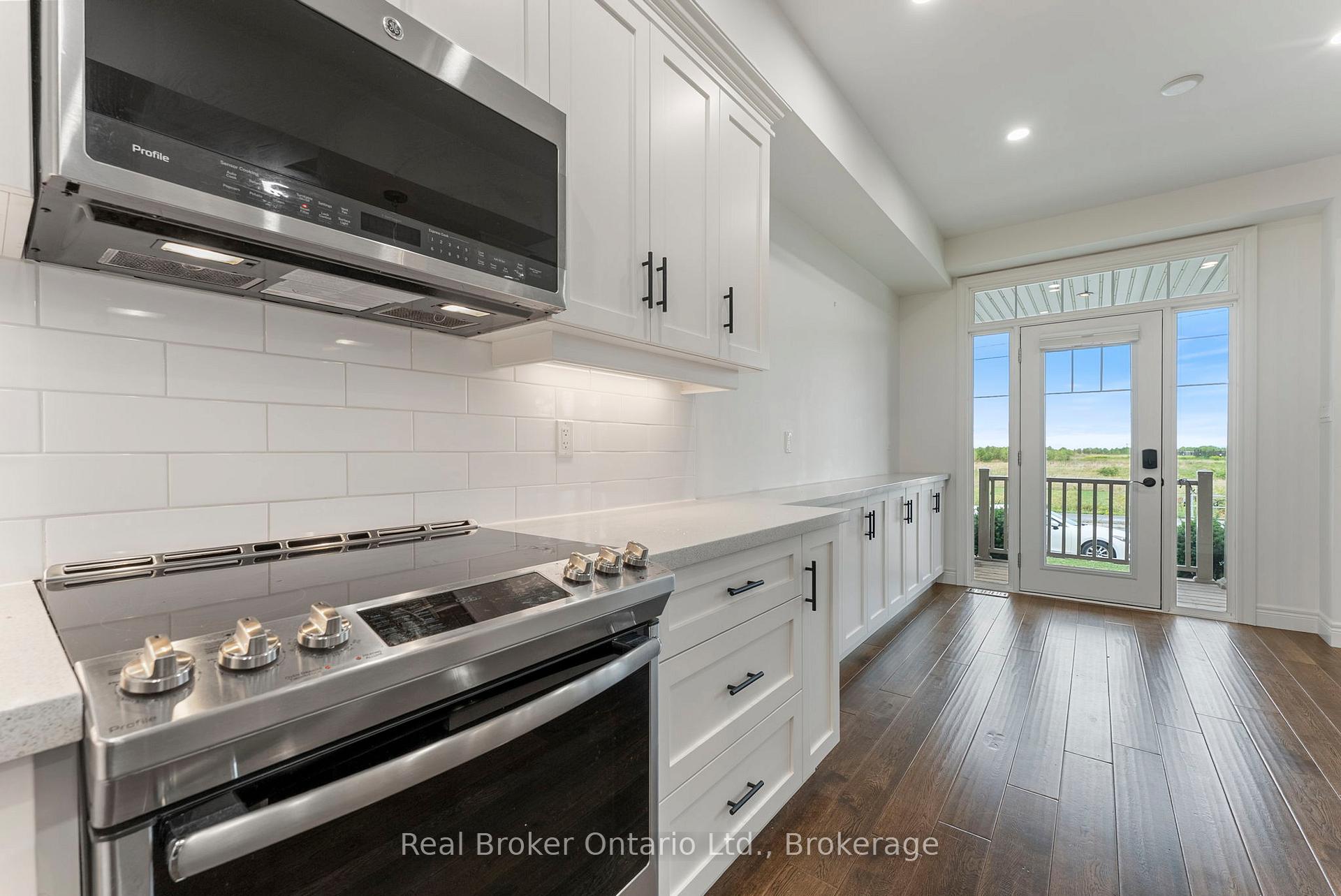 Photo 11 of 86 Dunrobin Lane, Grimsby, Grimsby Beach — HOMEH