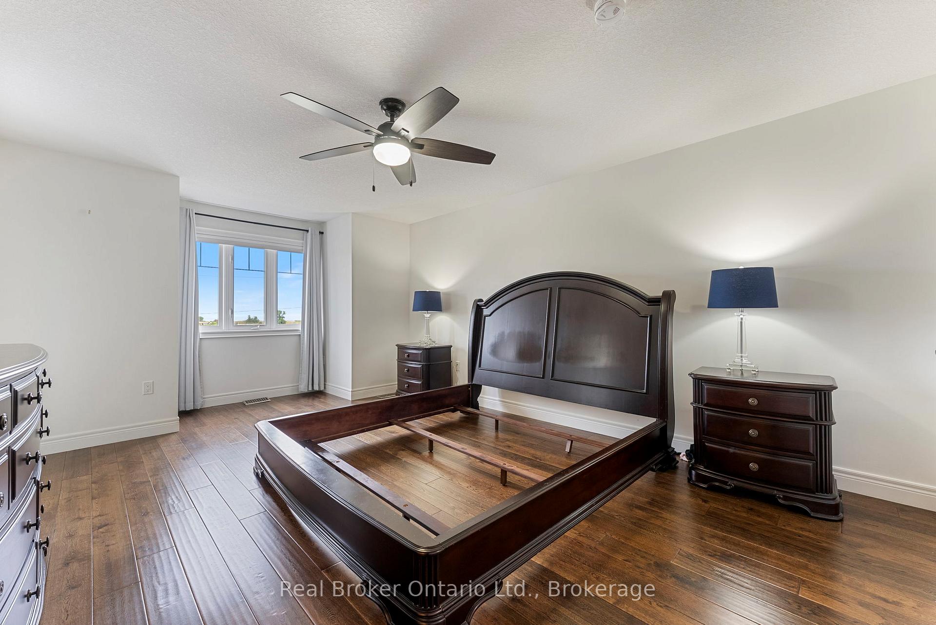 Photo 16 of 86 Dunrobin Lane, Grimsby, Grimsby Beach — HOMEH