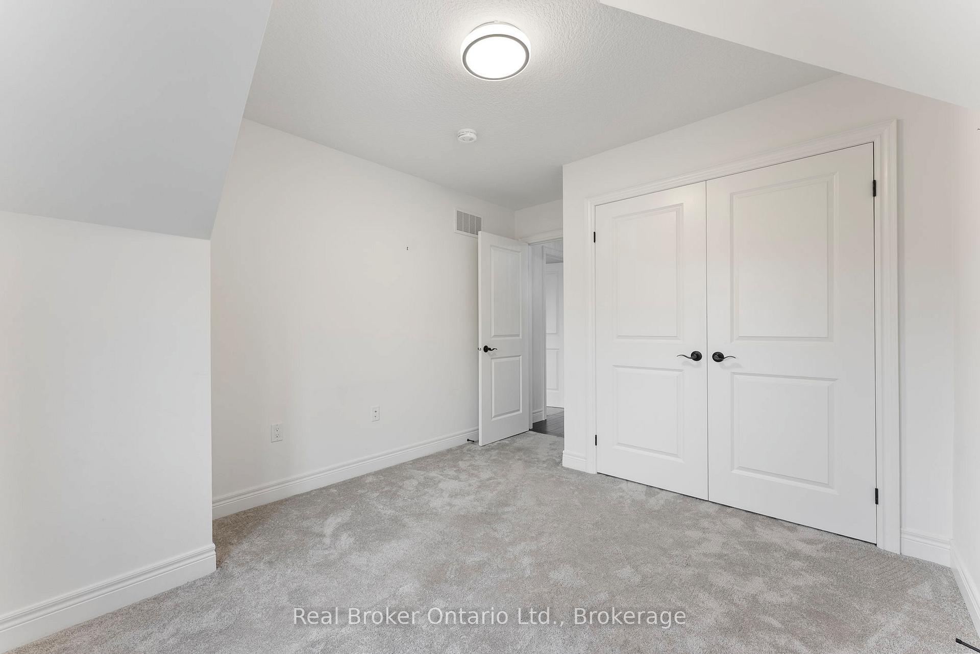 Photo 22 of 86 Dunrobin Lane, Grimsby, Grimsby Beach — HOMEH