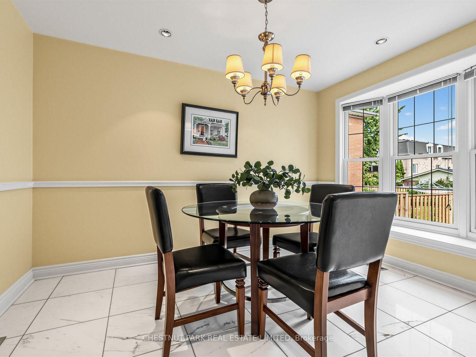 Photo 15 of 11 Doubletree Road, North York, Pleasant View — HOMEH