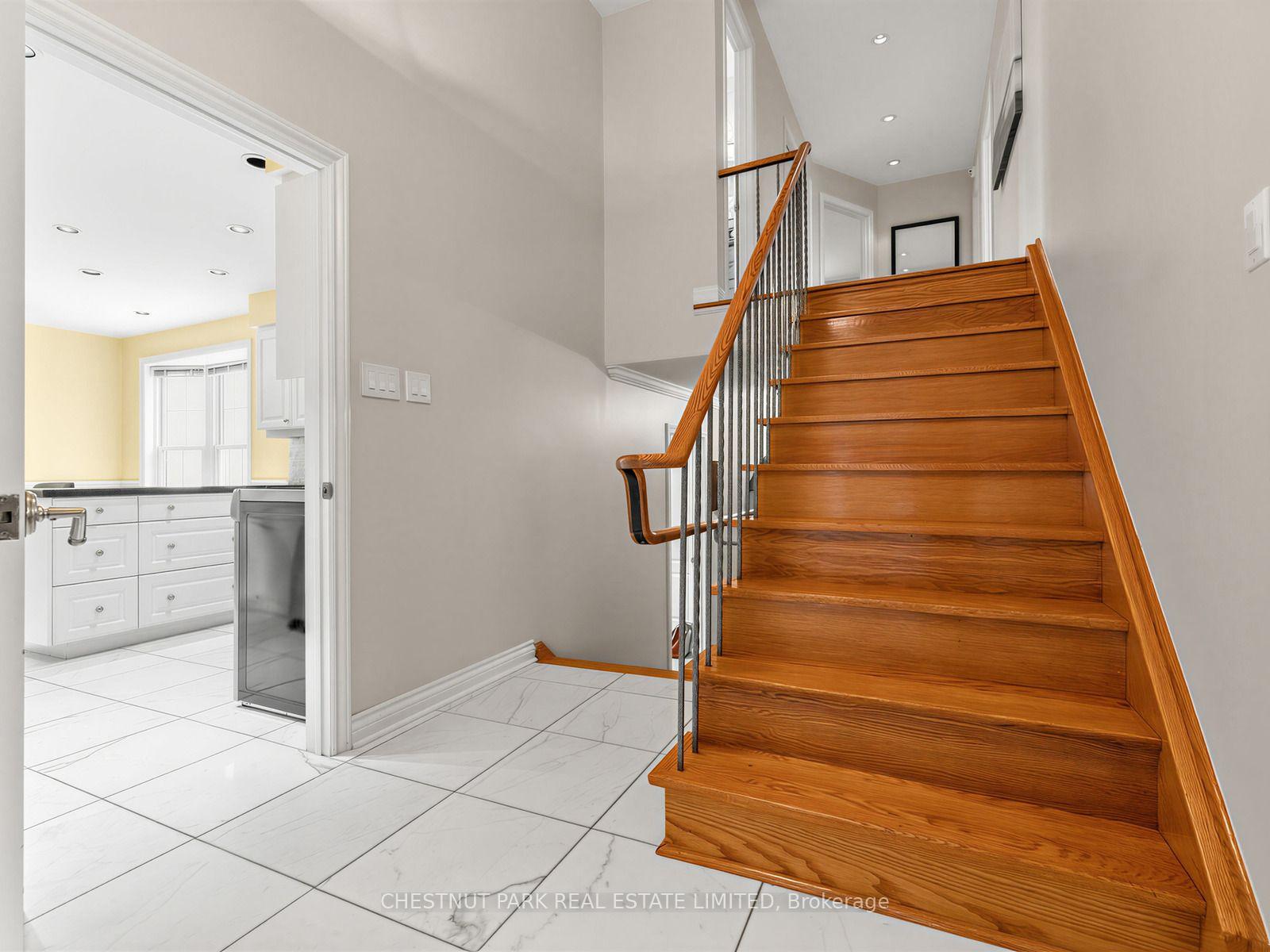 Photo 16 of 11 Doubletree Road, North York, Pleasant View — HOMEH