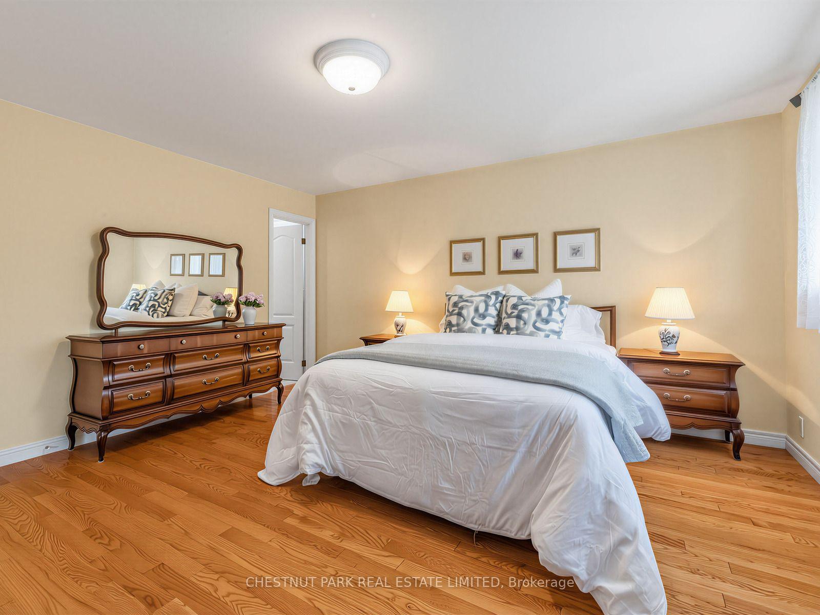 Photo 18 of 11 Doubletree Road, North York, Pleasant View — HOMEH