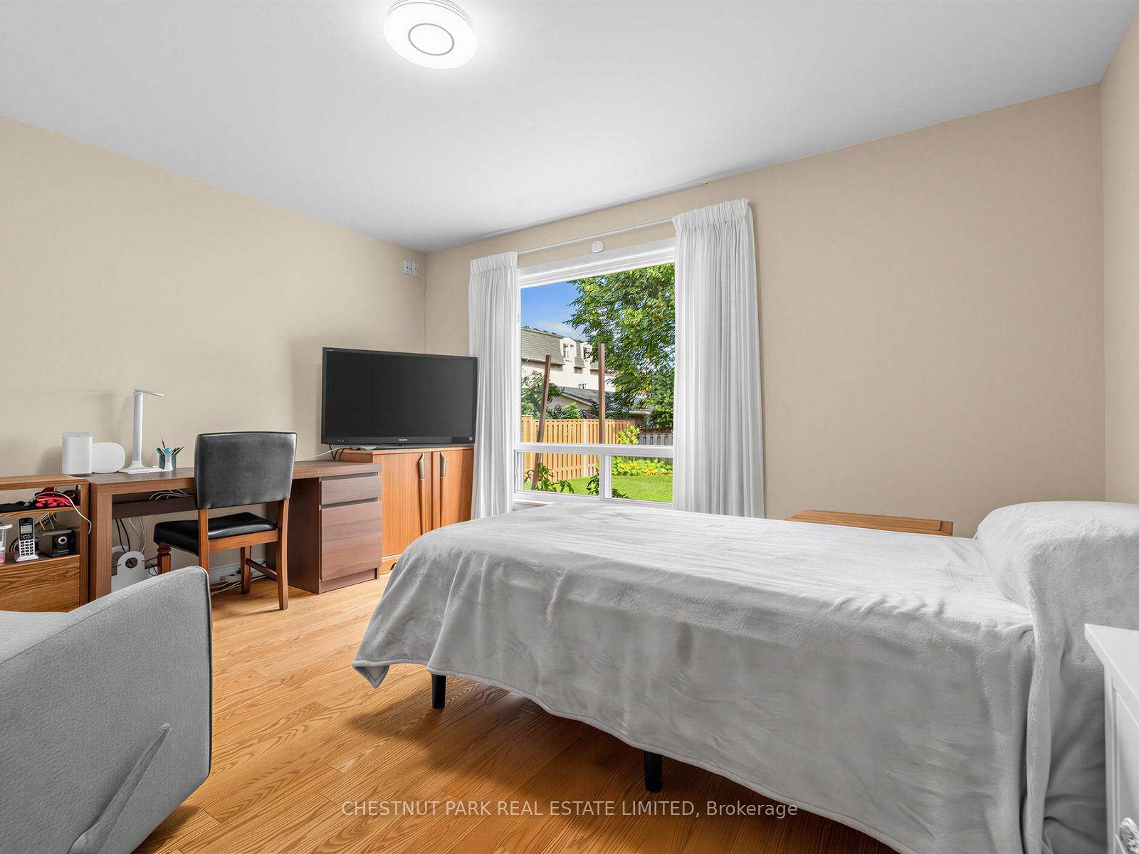 Photo 25 of 11 Doubletree Road, North York, Pleasant View — HOMEH