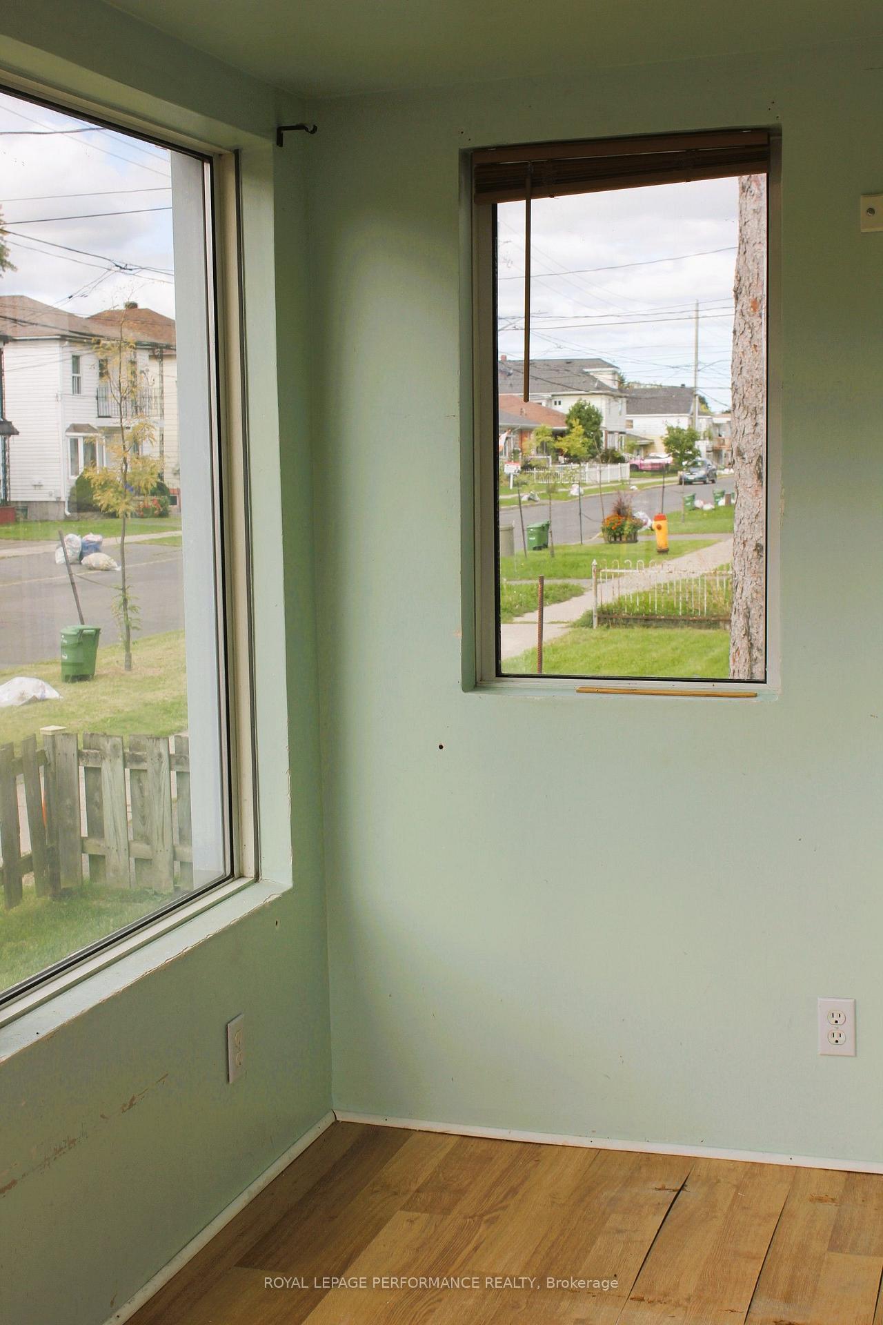 Photo 3 of 41 Lefebvre Avenue, Cornwall, Cornwall — HOMEH
