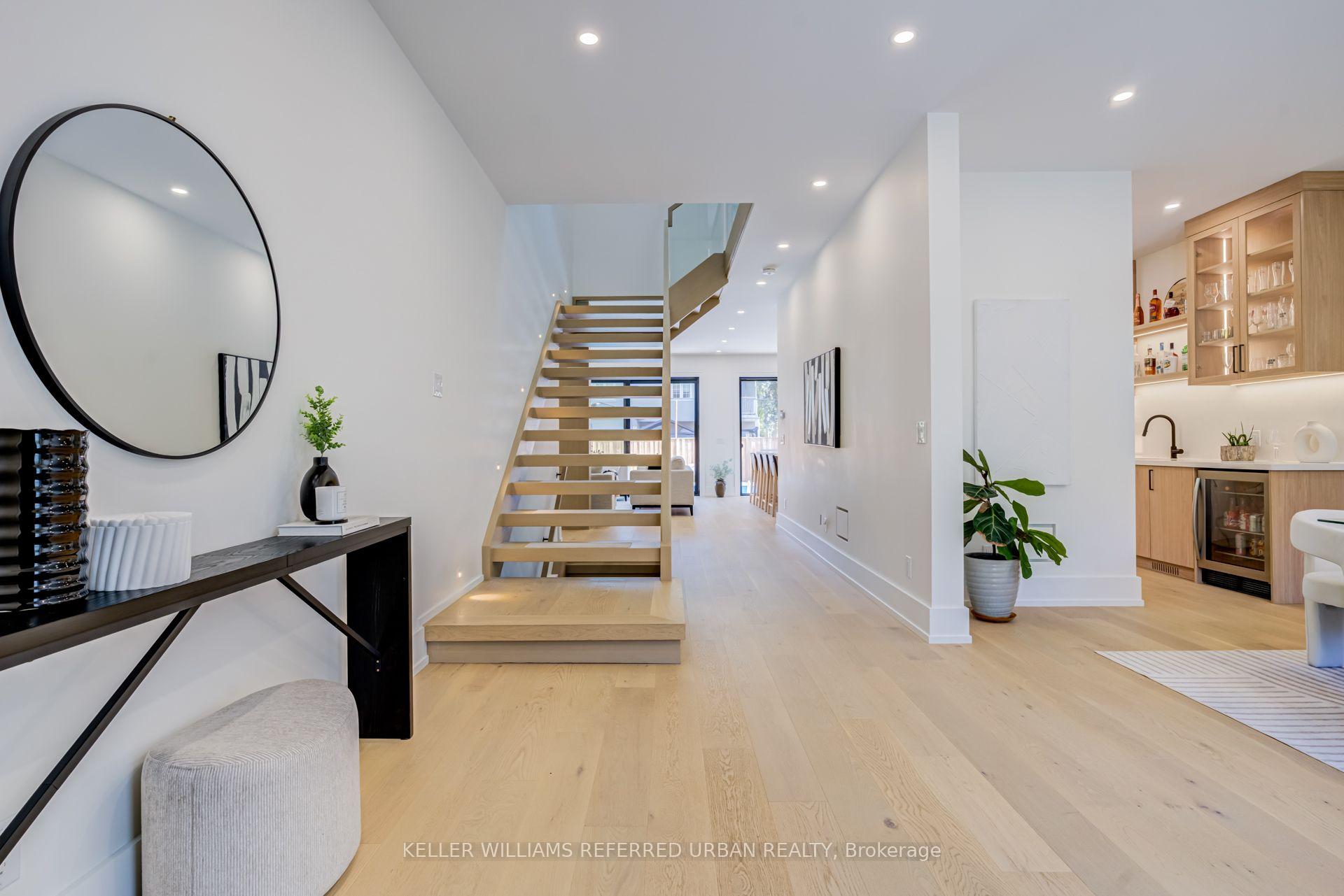 Photo 4 of 5 Bradbury Crescent, Etobicoke, Eringate-Centennial-West Deane — HOMEH