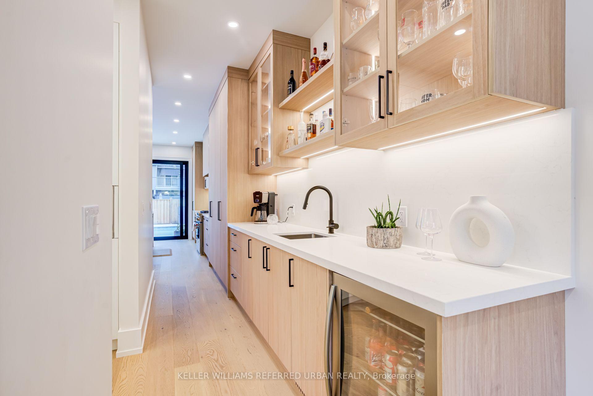 Photo 8 of 5 Bradbury Crescent, Etobicoke, Eringate-Centennial-West Deane — HOMEH