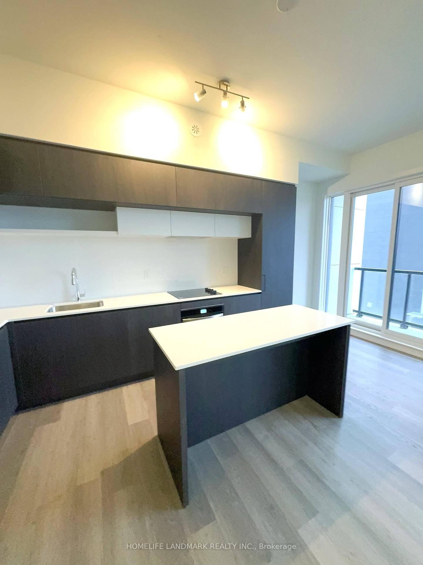 Photo 2 of Unit 1418, 15 David Eyer Road, Richmond Hill, Rural Richmond Hill — HOMEH