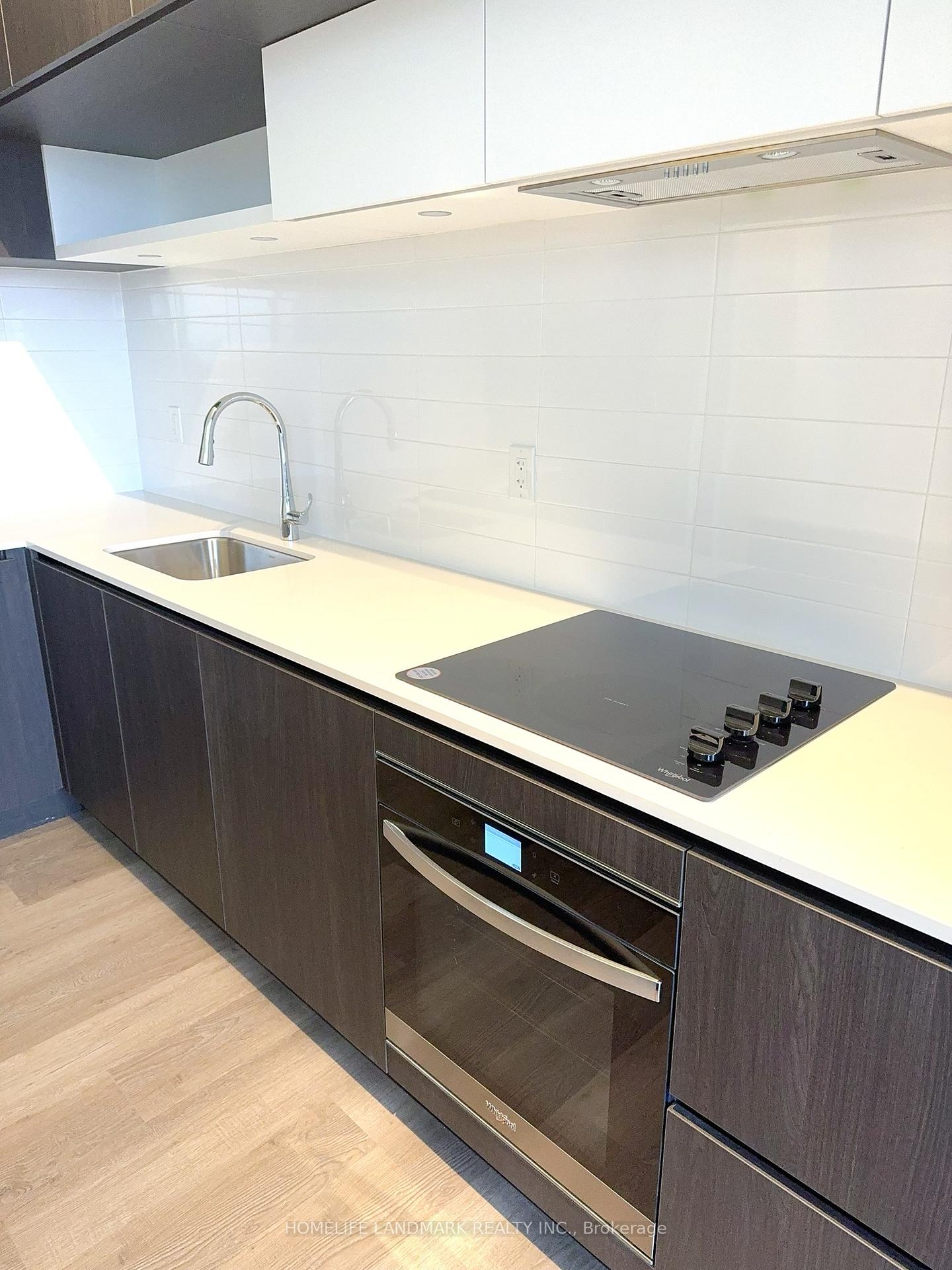 Photo 5 of Unit 1418, 15 David Eyer Road, Richmond Hill, Rural Richmond Hill — HOMEH