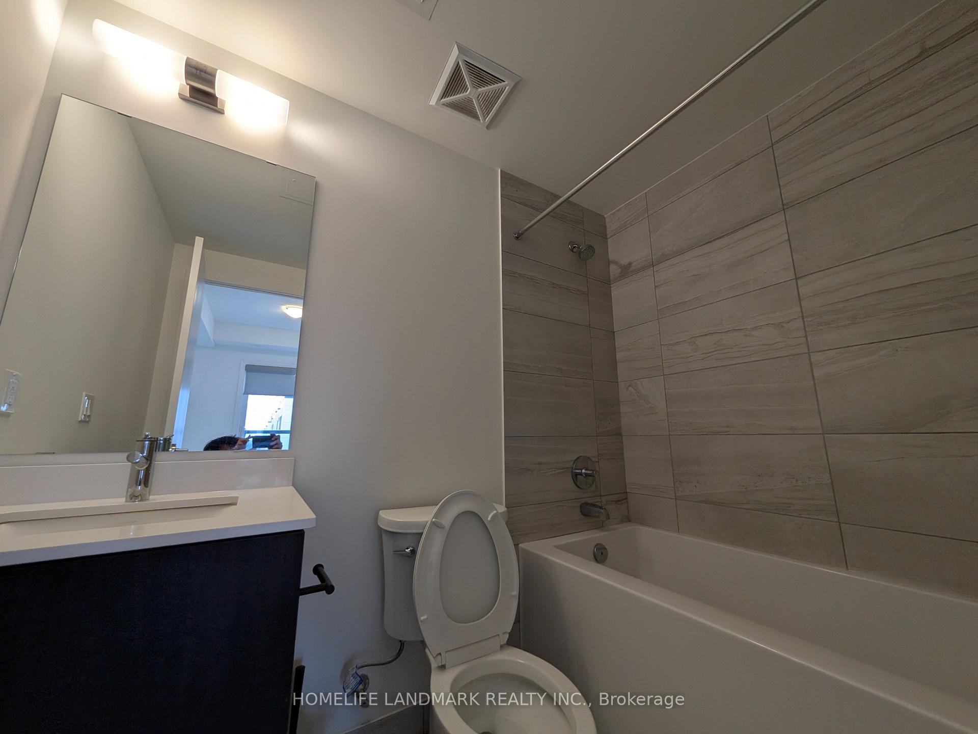 Photo 12 of Unit 1418, 15 David Eyer Road, Richmond Hill, Rural Richmond Hill — HOMEH