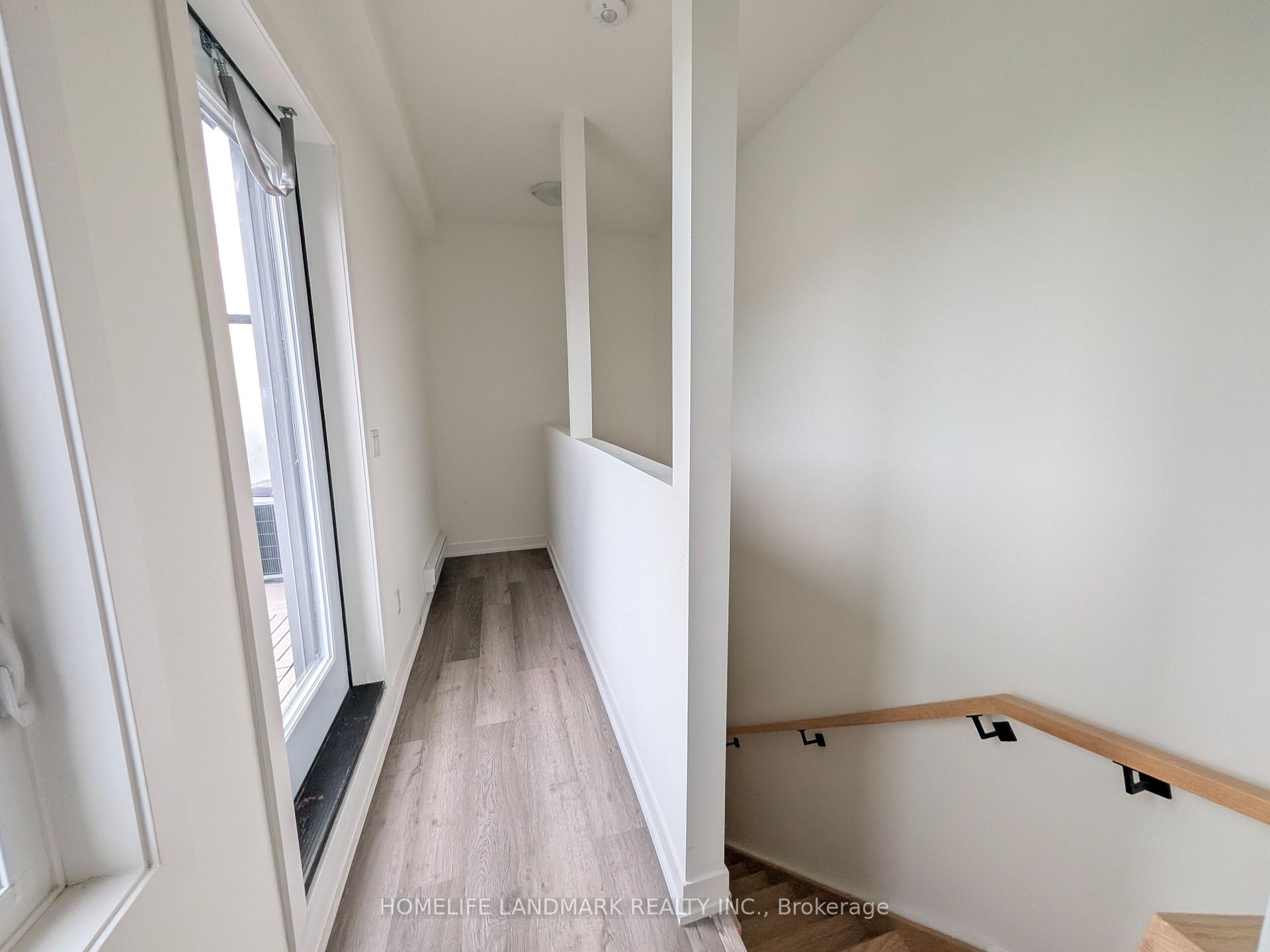 Photo 18 of Unit 1418, 15 David Eyer Road, Richmond Hill, Rural Richmond Hill — HOMEH