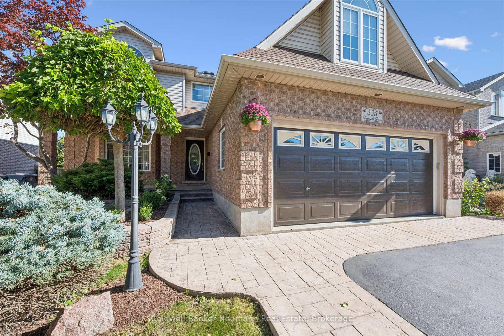 Photo 4 of 235 Deerpath Drive, Guelph, Willow West/Sugarbush/West Acres — HOMEH