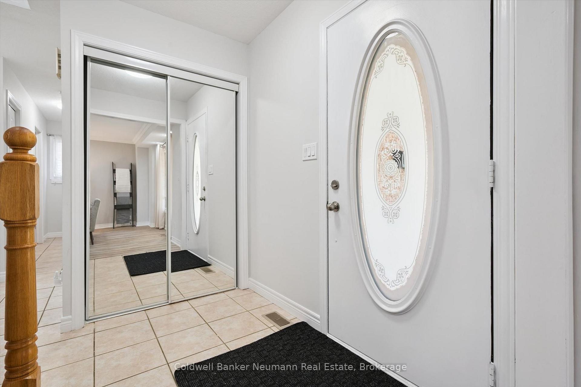 Photo 6 of 235 Deerpath Drive, Guelph, Willow West/Sugarbush/West Acres — HOMEH