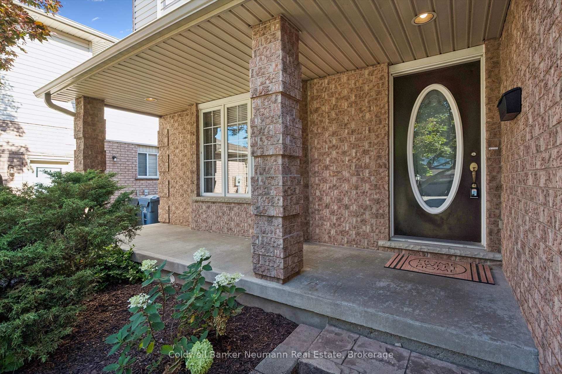 Photo 5 of 235 Deerpath Drive, Guelph, Willow West/Sugarbush/West Acres — HOMEH