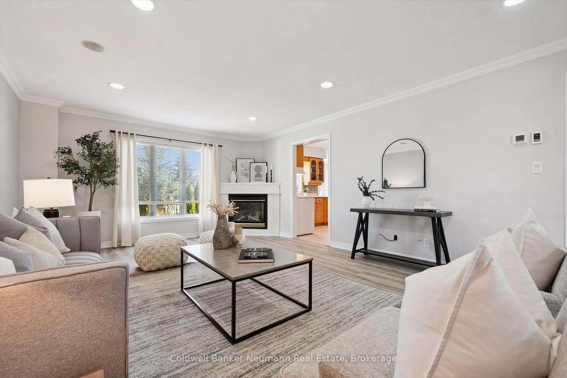 Photo 7 of 235 Deerpath Drive, Guelph, Willow West/Sugarbush/West Acres — HOMEH