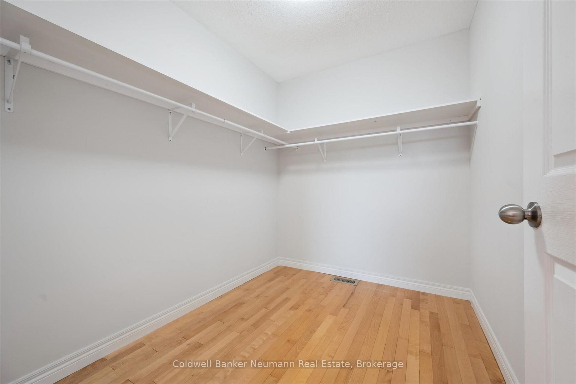 Photo 27 of 235 Deerpath Drive, Guelph, Willow West/Sugarbush/West Acres — HOMEH