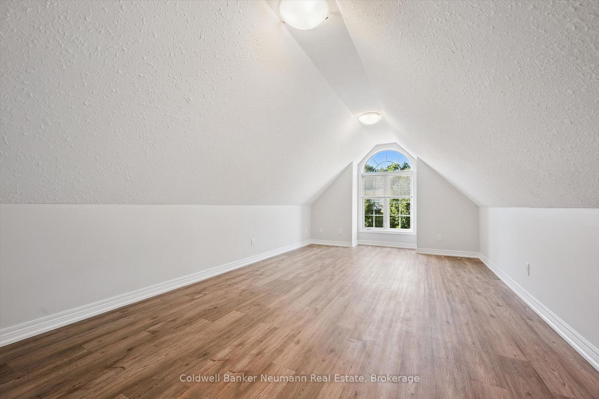 Photo 31 of 235 Deerpath Drive, Guelph, Willow West/Sugarbush/West Acres — HOMEH
