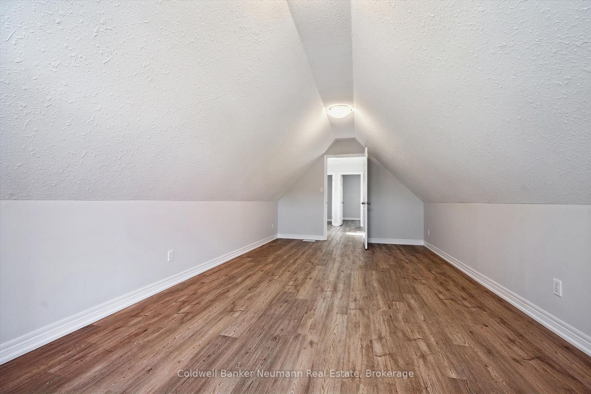 Photo 32 of 235 Deerpath Drive, Guelph, Willow West/Sugarbush/West Acres — HOMEH