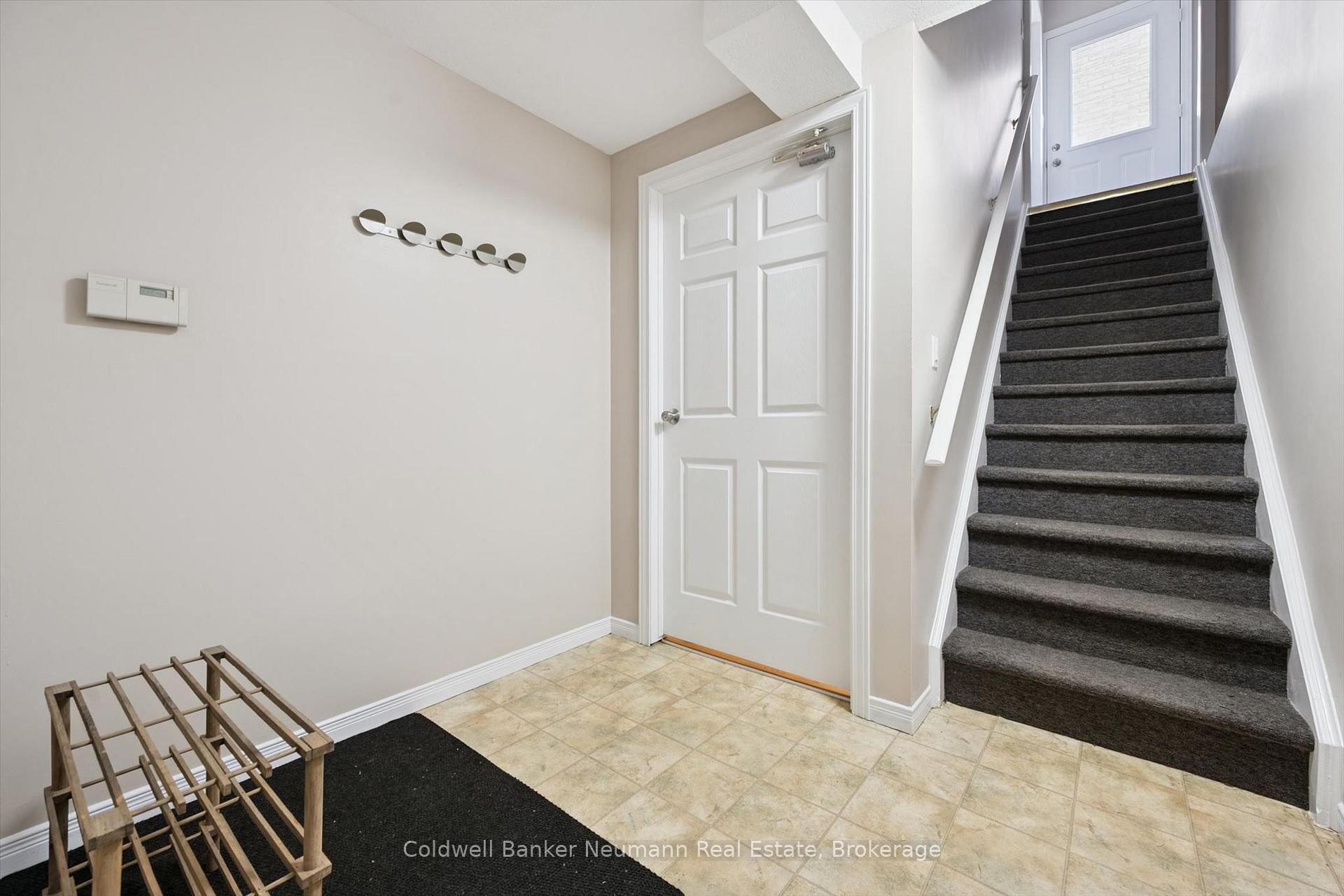 Photo 33 of 235 Deerpath Drive, Guelph, Willow West/Sugarbush/West Acres — HOMEH