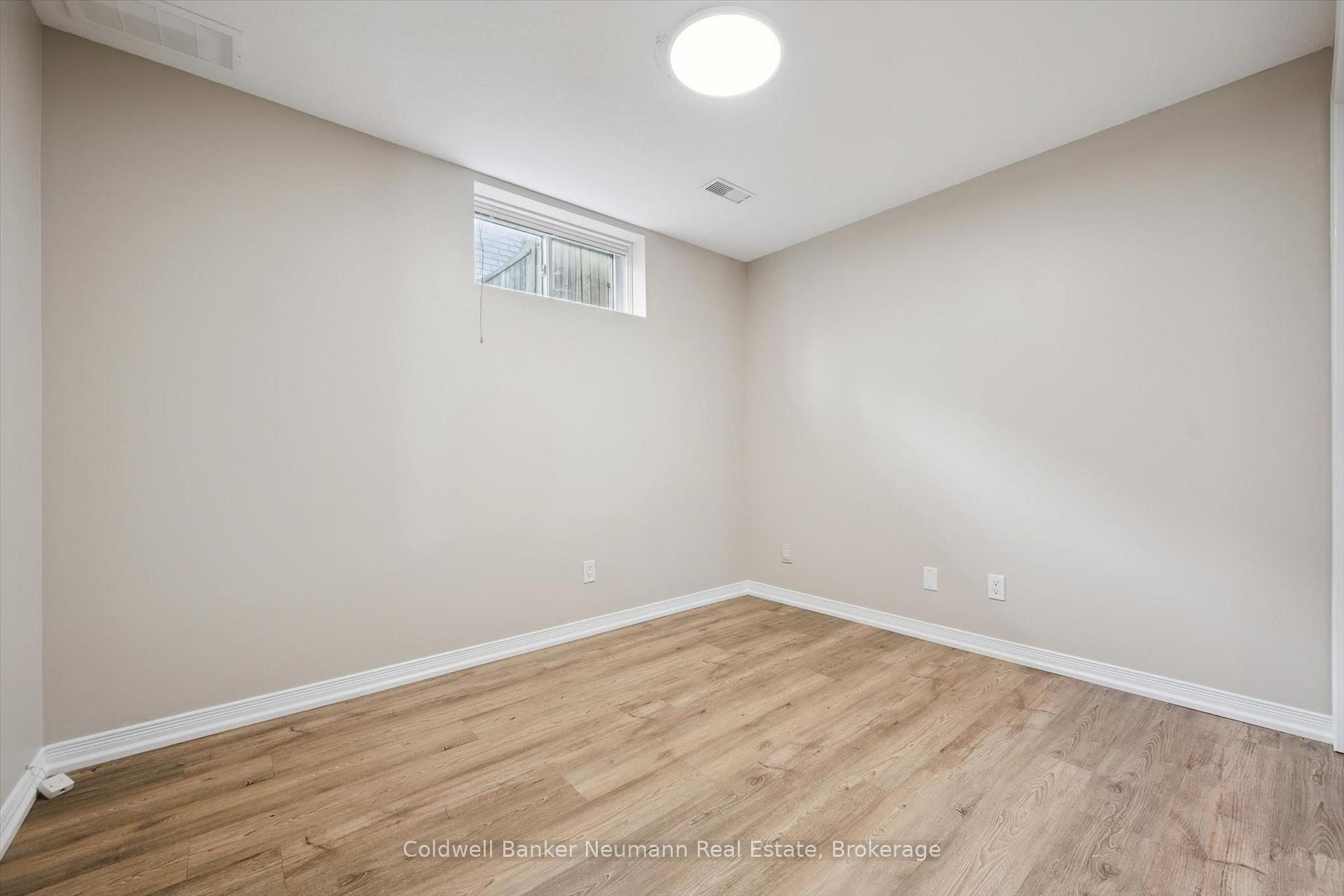 Photo 41 of 235 Deerpath Drive, Guelph, Willow West/Sugarbush/West Acres — HOMEH