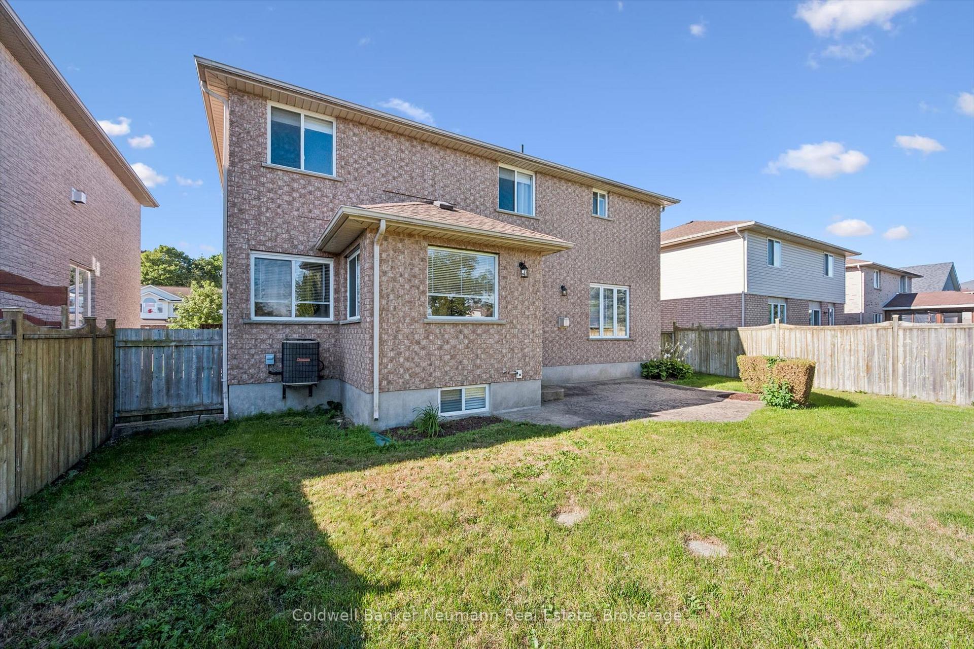 Photo 48 of 235 Deerpath Drive, Guelph, Willow West/Sugarbush/West Acres — HOMEH
