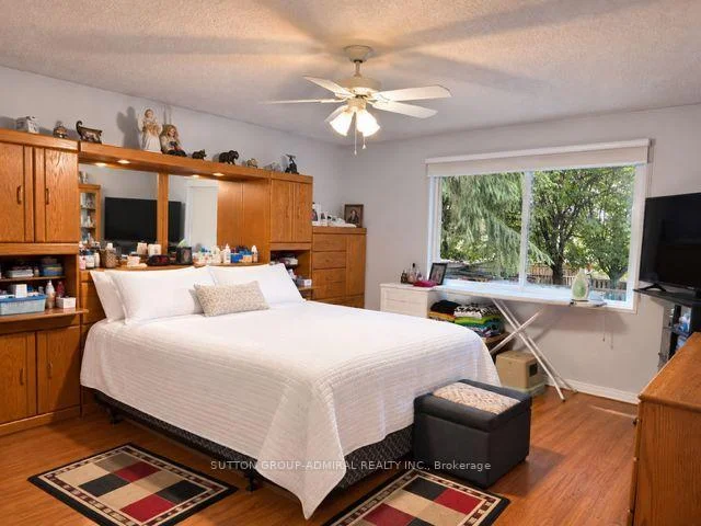 Photo 9 of 168 Mabley Crescent, Vaughan, Lakeview Estates — HOMEH