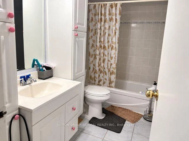 Photo 11 of 168 Mabley Crescent, Vaughan, Lakeview Estates — HOMEH