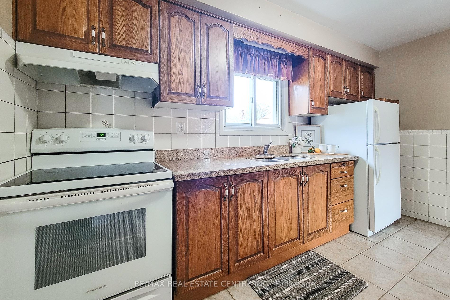 Photo 8 of 137 East 16th Street, Hamilton, Inch Park — HOMEH