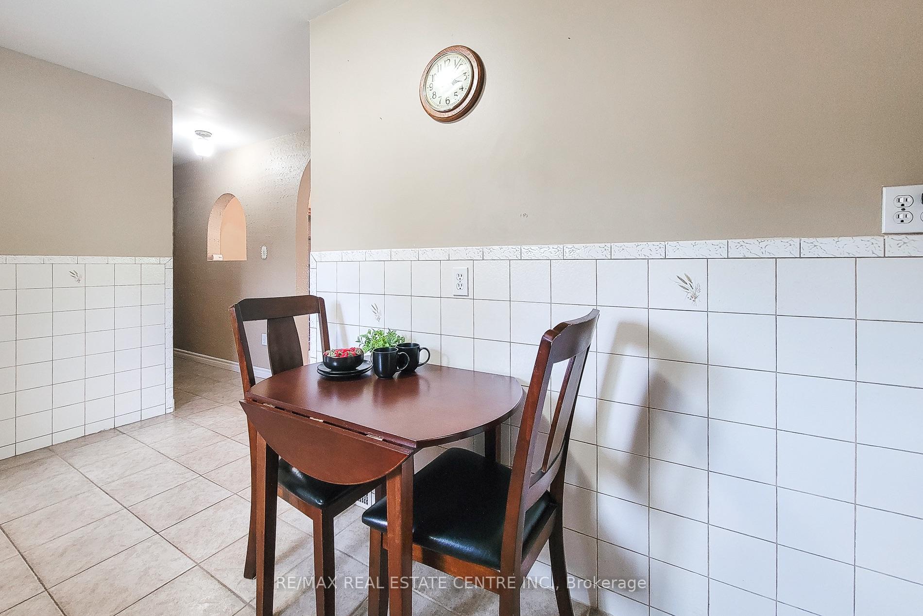 Photo 9 of 137 East 16th Street, Hamilton, Inch Park — HOMEH