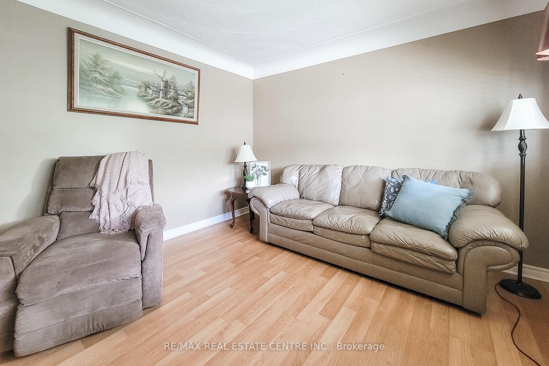Photo 11 of 137 East 16th Street, Hamilton, Inch Park — HOMEH