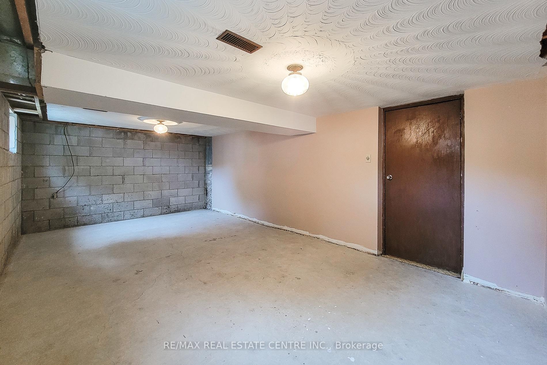 Photo 32 of 137 East 16th Street, Hamilton, Inch Park — HOMEH