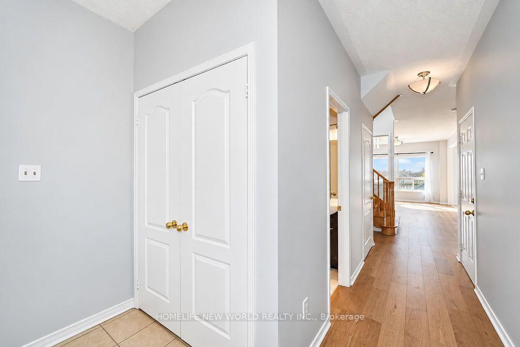 Photo 4 of 59 Wheelwright Drive, Richmond Hill, Oak Ridges Lake Wilcox — HOMEH