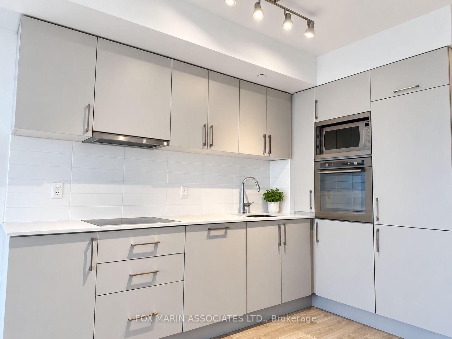 Photo 3 of Unit 1108W, 27 Bathurst Street, Toronto, Waterfront Communities — HOMEH