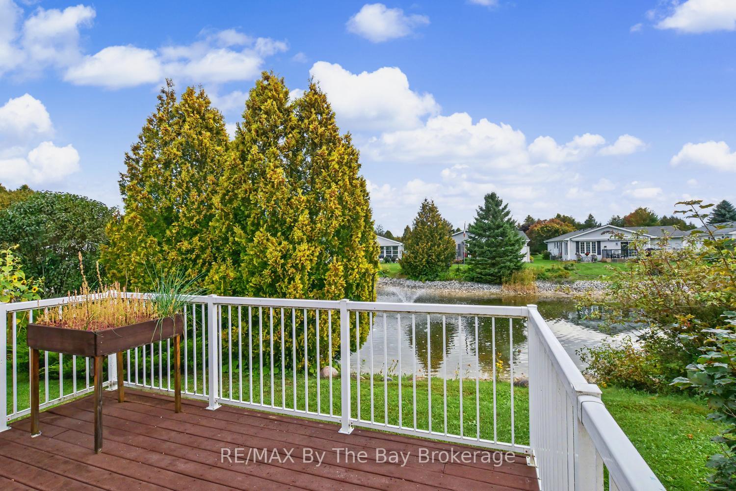 Photo 2 of 30 St James Place, Wasaga Beach — HOMEH