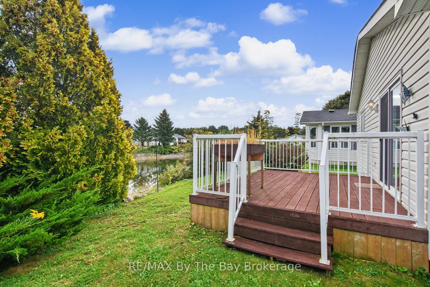 Photo 3 of 30 St James Place, Wasaga Beach — HOMEH