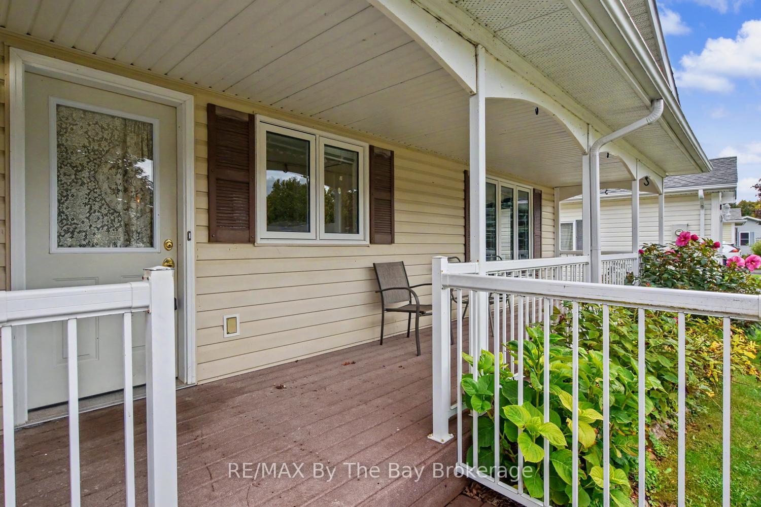 Photo 7 of 30 St James Place, Wasaga Beach — HOMEH