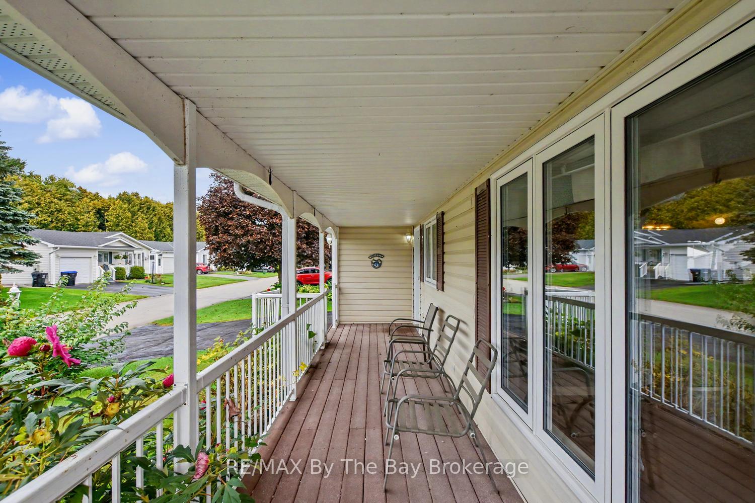 Photo 9 of 30 St James Place, Wasaga Beach — HOMEH