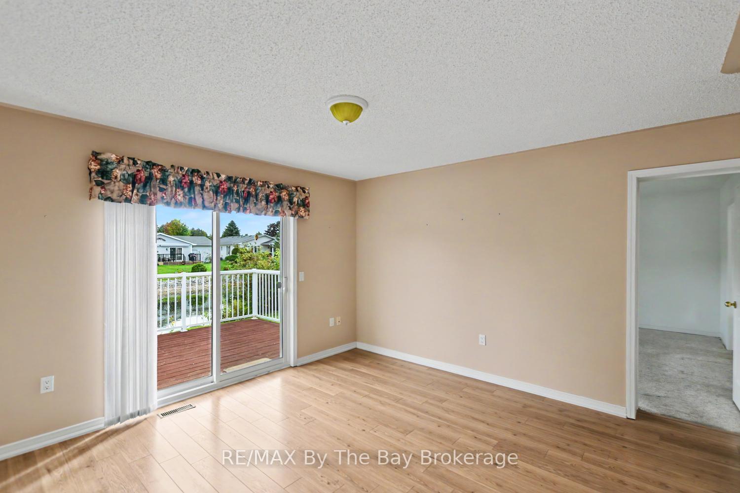 Photo 17 of 30 St James Place, Wasaga Beach — HOMEH