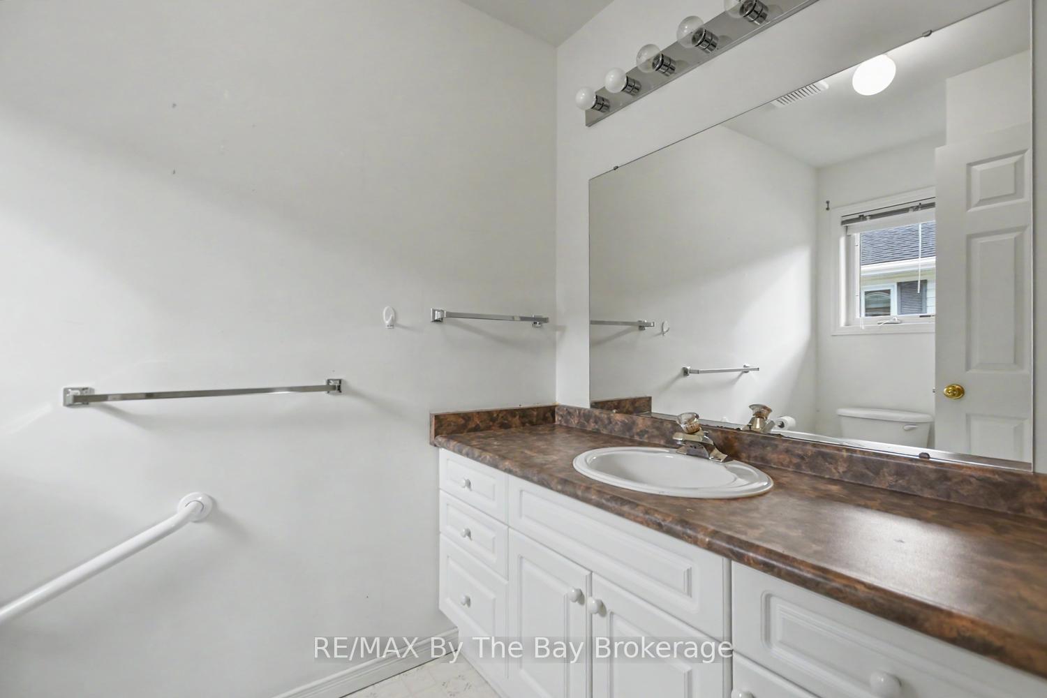 Photo 22 of 30 St James Place, Wasaga Beach — HOMEH