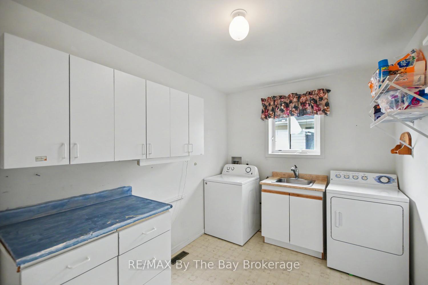 Photo 24 of 30 St James Place, Wasaga Beach — HOMEH