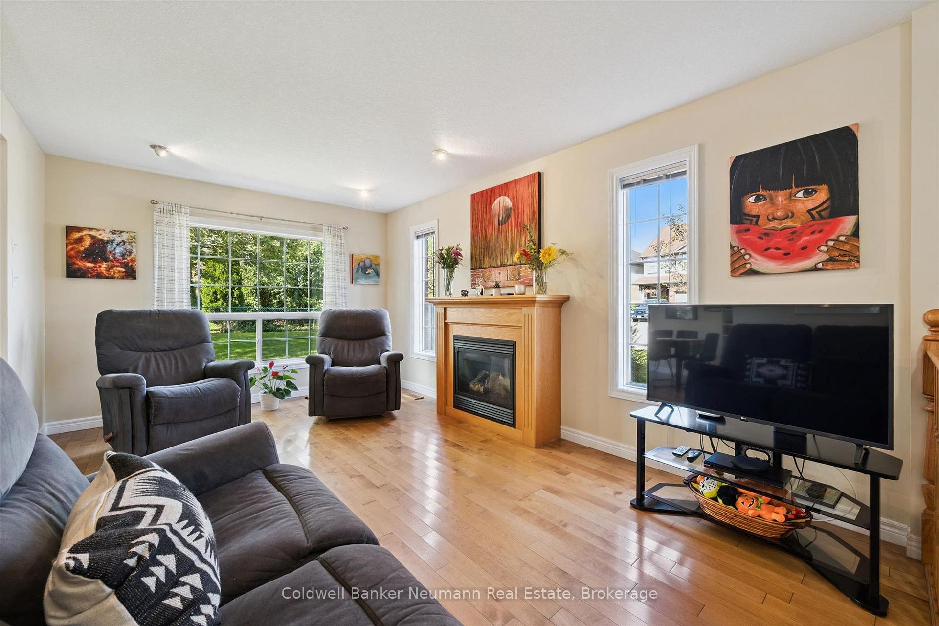 Photo 4 of 14 Wilton Road, Guelph, Victoria North — HOMEH