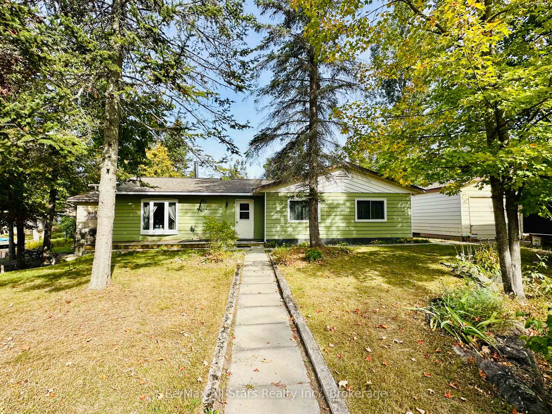 Photo of 16 Peninsula Court