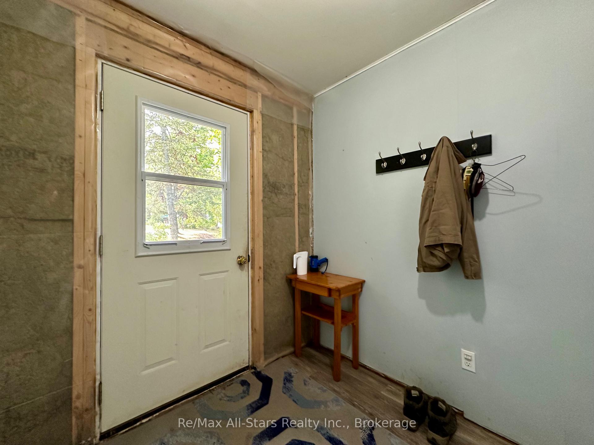 Photo 3 of 16 Peninsula Court, Trent Lakes — HOMEH