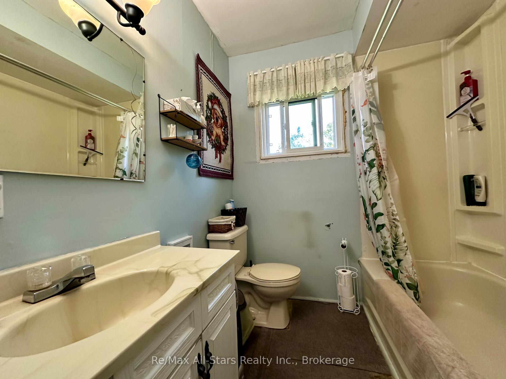 Photo 12 of 16 Peninsula Court, Trent Lakes — HOMEH