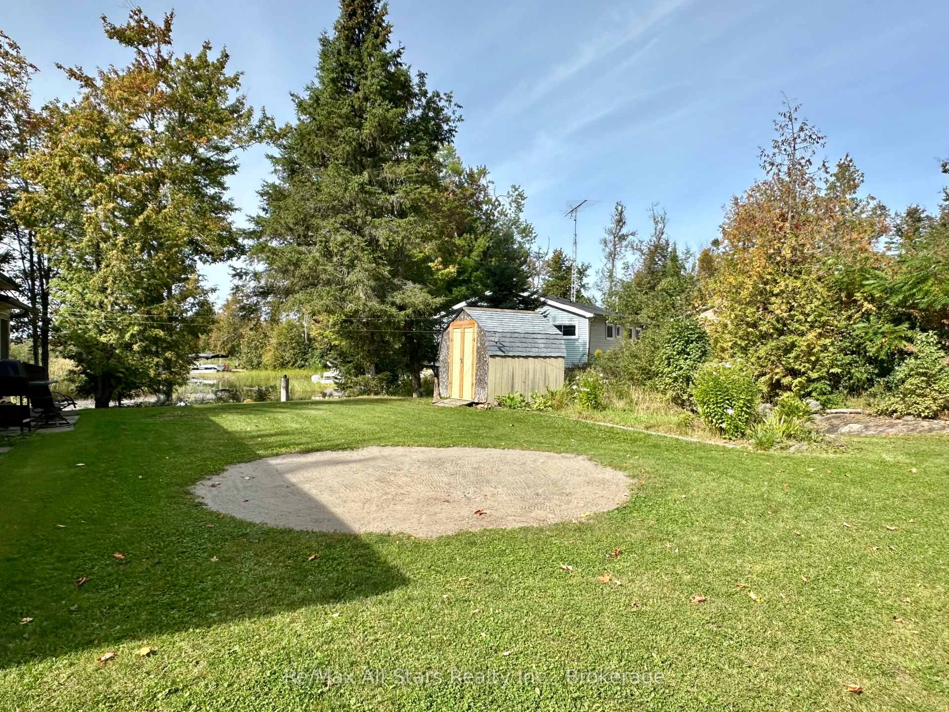 Photo 17 of 16 Peninsula Court, Trent Lakes — HOMEH