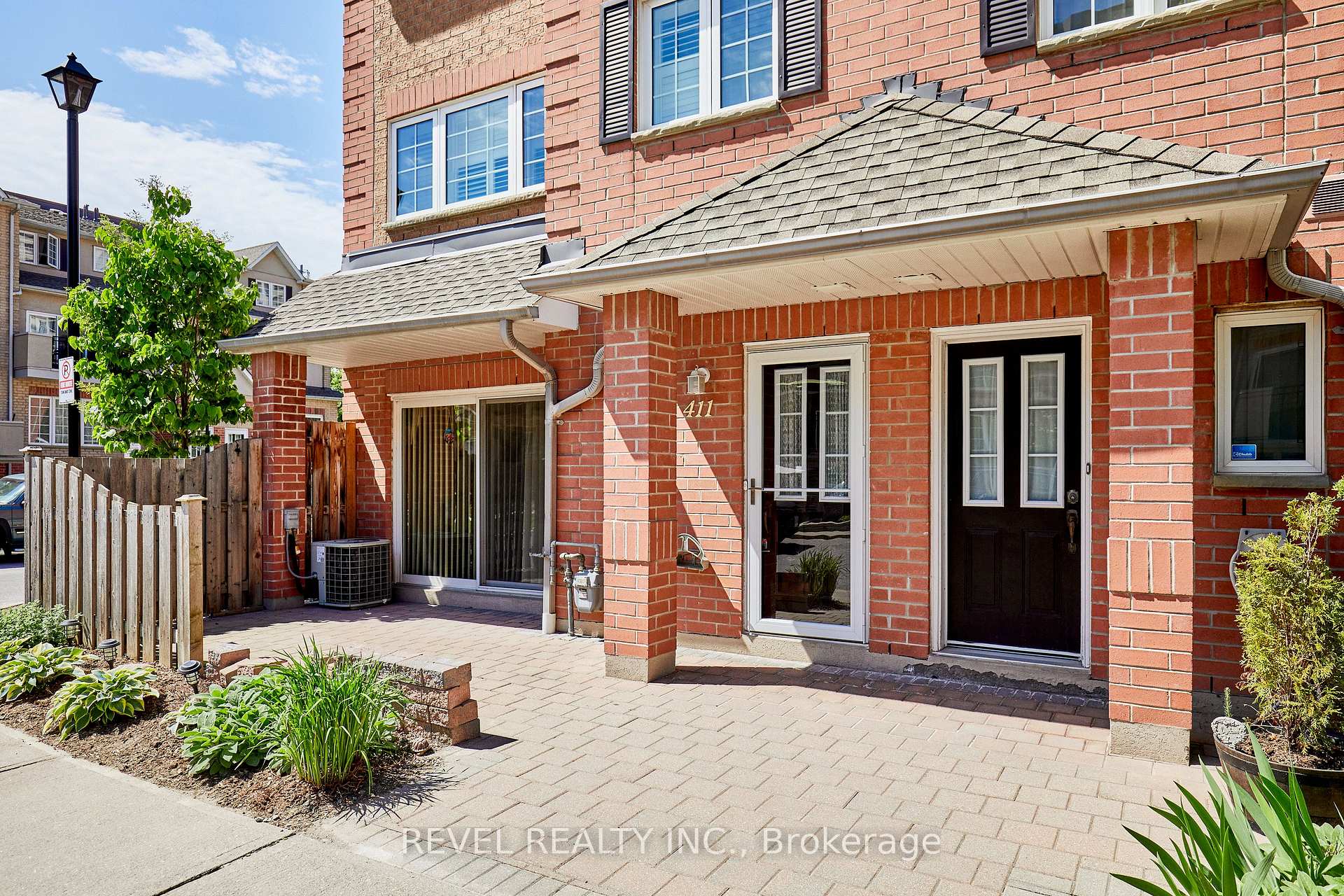 Photo 2 of Unit 411, 1400 The Esplanade N, Pickering, Town Centre — HOMEH