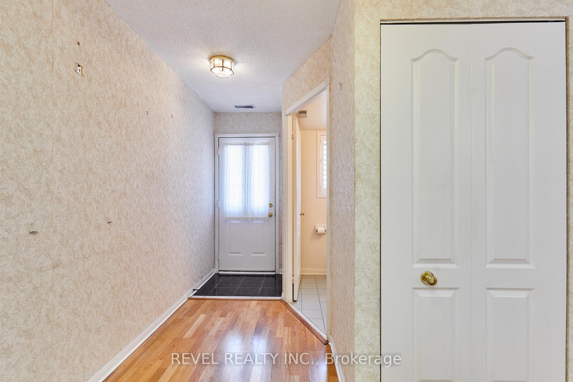 Photo 3 of Unit 411, 1400 The Esplanade N, Pickering, Town Centre — HOMEH