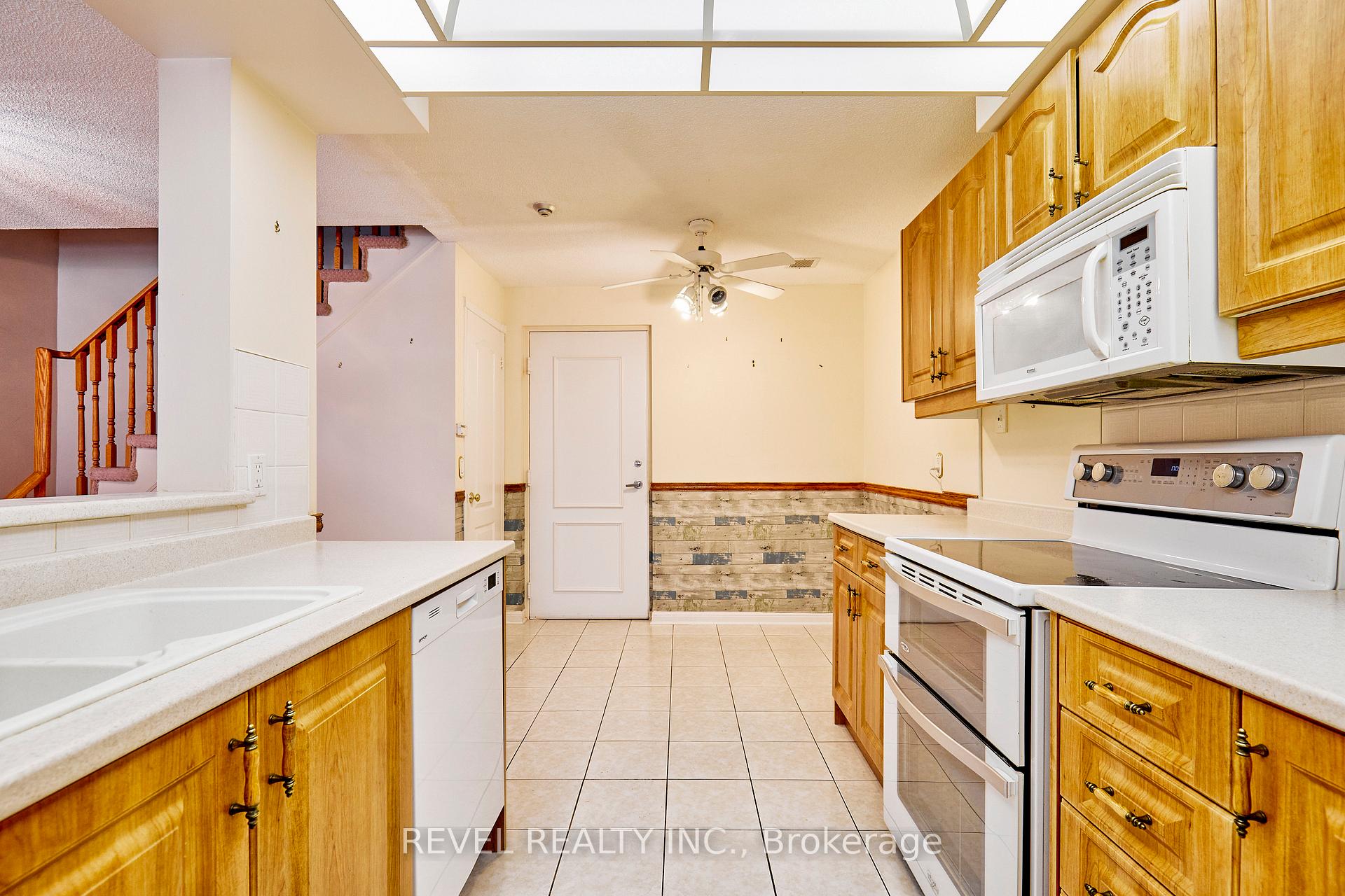 Photo 4 of Unit 411, 1400 The Esplanade N, Pickering, Town Centre — HOMEH