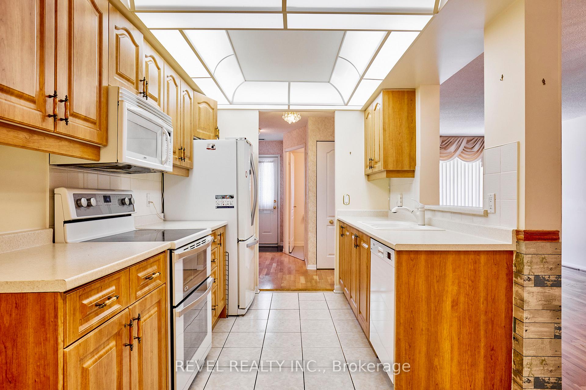 Photo 6 of Unit 411, 1400 The Esplanade N, Pickering, Town Centre — HOMEH